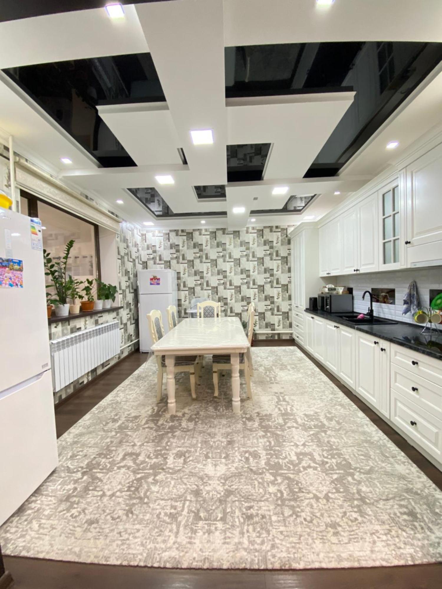 Guest House Glover Каракол Экстерьер фото