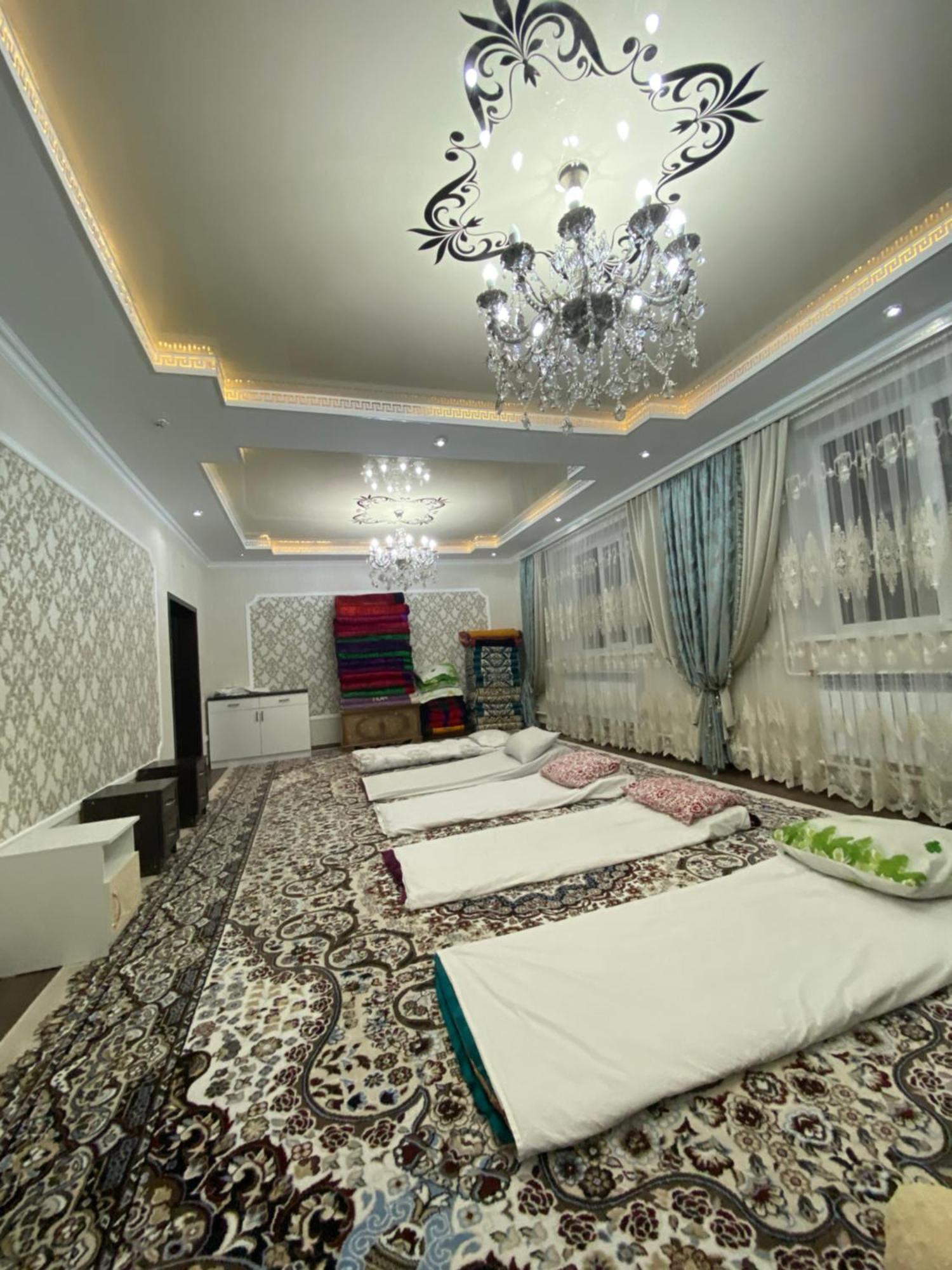 Guest House Glover Каракол Экстерьер фото